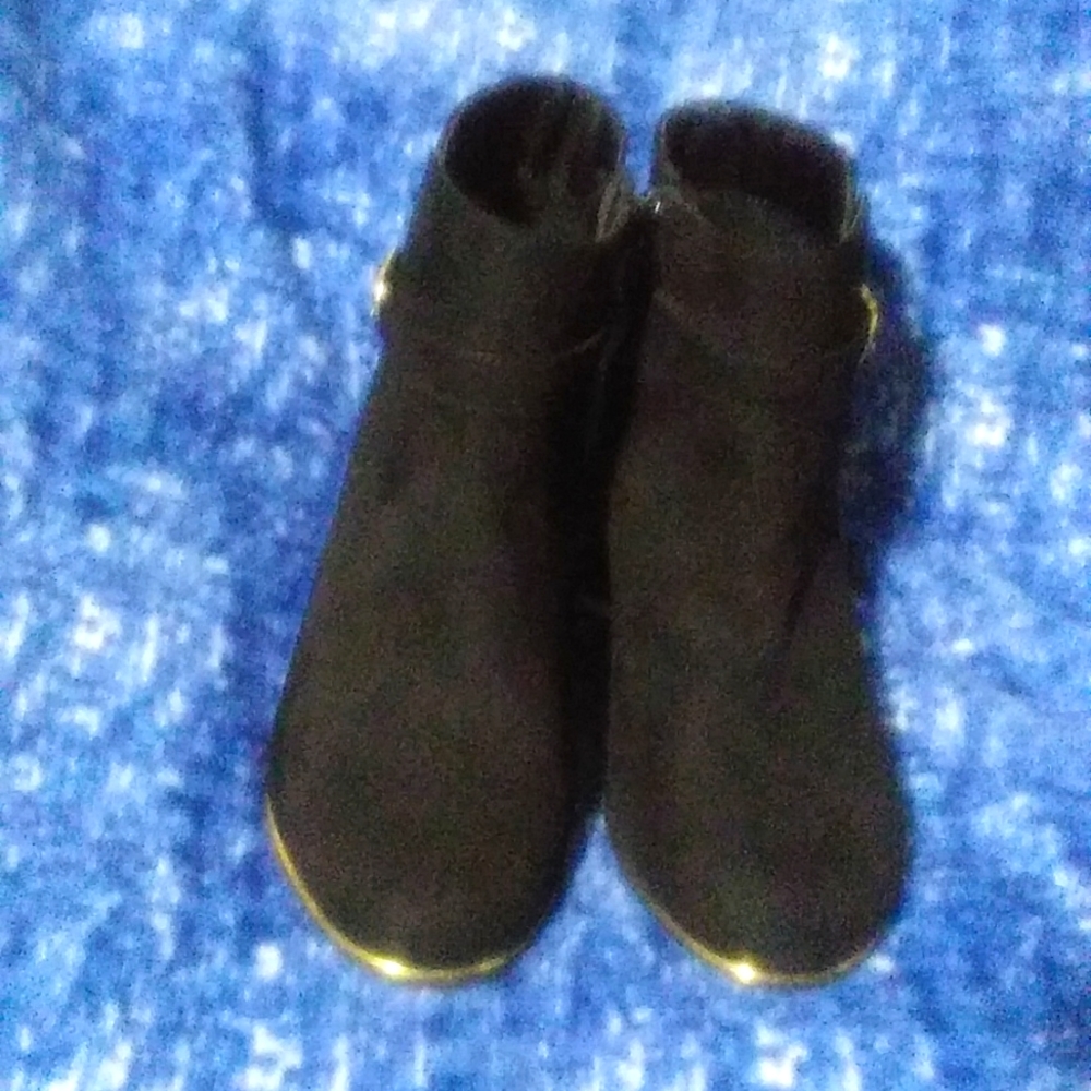 Girls shoes